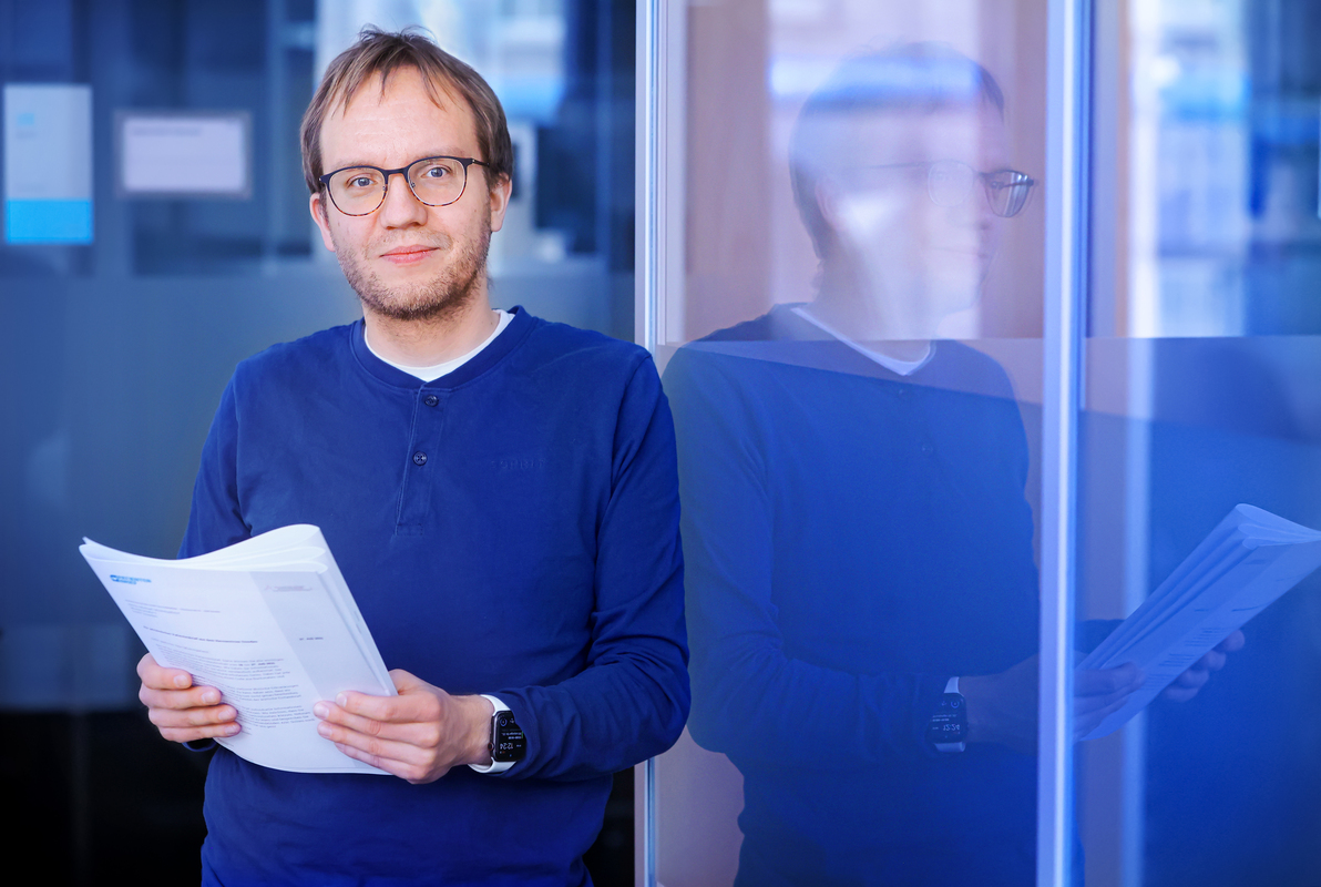 
                        <p>
                            <a href="/res/img/presseinformationen/highres/garbe_Ansgar02.jpg" class="new-window">Download JPG hochauflösend</a><br />
                            Fotograf: Amac Garbe
                        </p>
                    